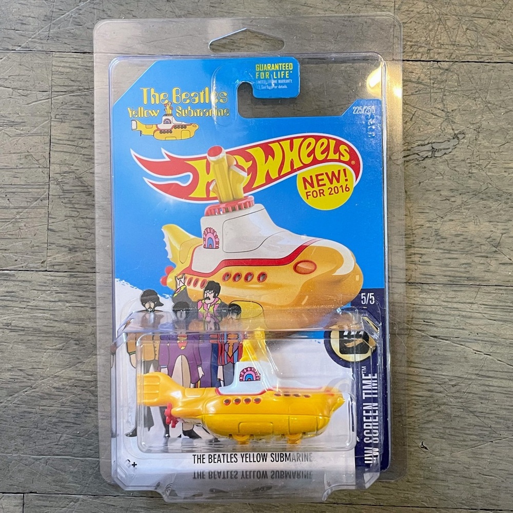 Hot Wheels Screen Time 225/250 The Beetles Yellow Submarine (New)